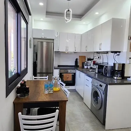 Apartament Esta Palm Κερύνεια