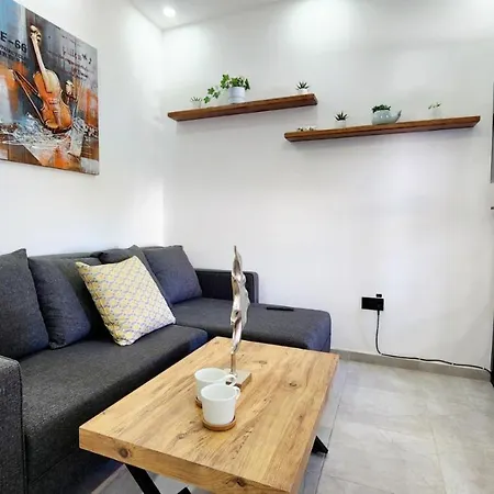 Apartament Esta Palm 公寓 凯里尼亚