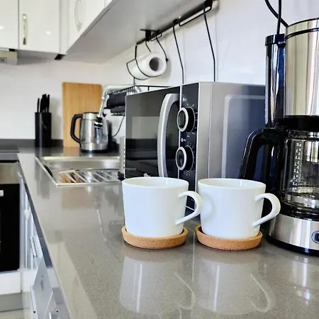 Apartament Esta Palm 凯里尼亚